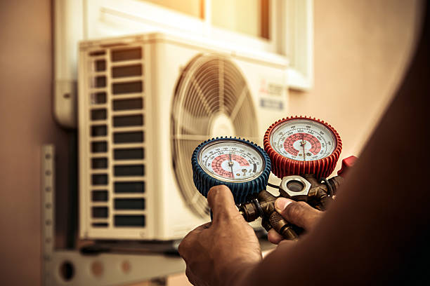 Professional Hvac technician working in Indialantic, FL